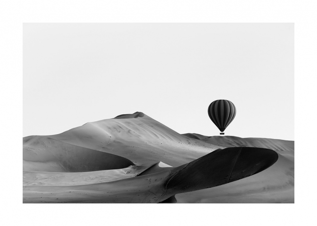 Hot Air Balloon Over Dunes Juliste