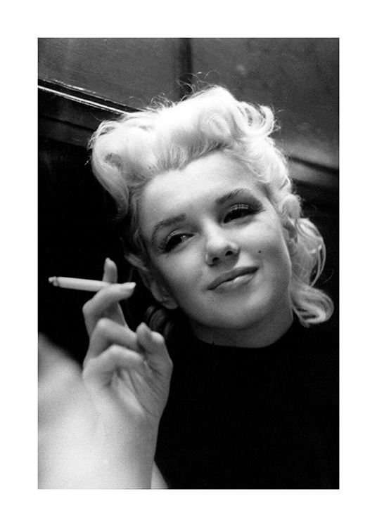 Marilyn Monroe Smoking Juliste