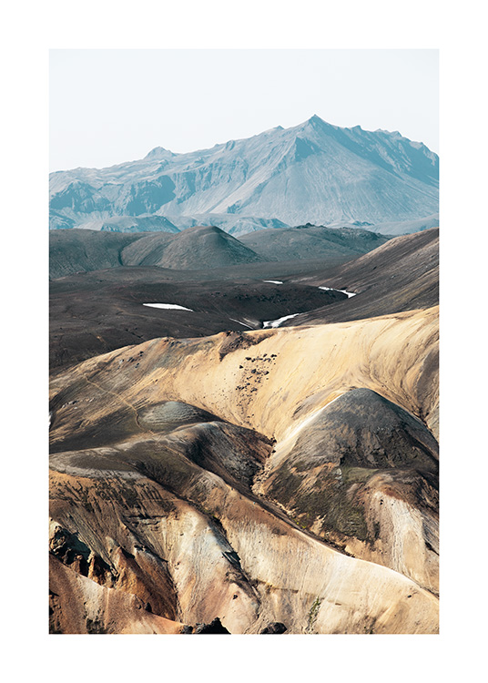  - Valokuva Islannin vuoristomaisemasta