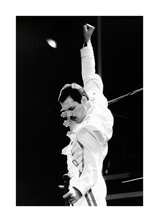  – Mustavalkoinen valokuva ikonisesta Freddie Mercurysta, Queenin laulajasta