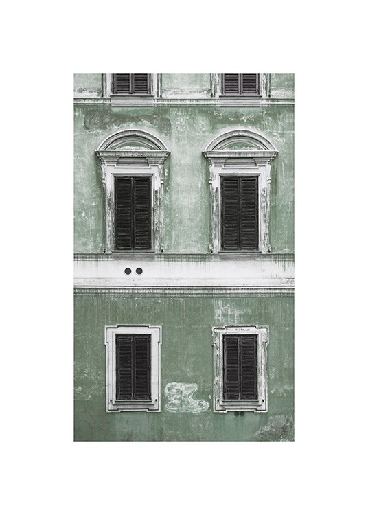  – Valokuva vihreästä vintage-julkisivusta ja mustavalkoisista ikkunoista