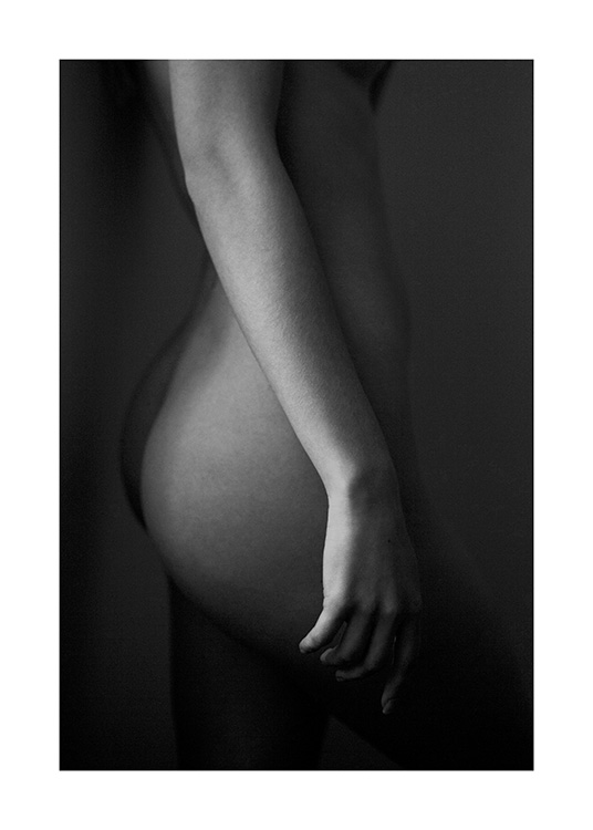 - Mustavalkoinen valokuva naisen alastomasta siluetista