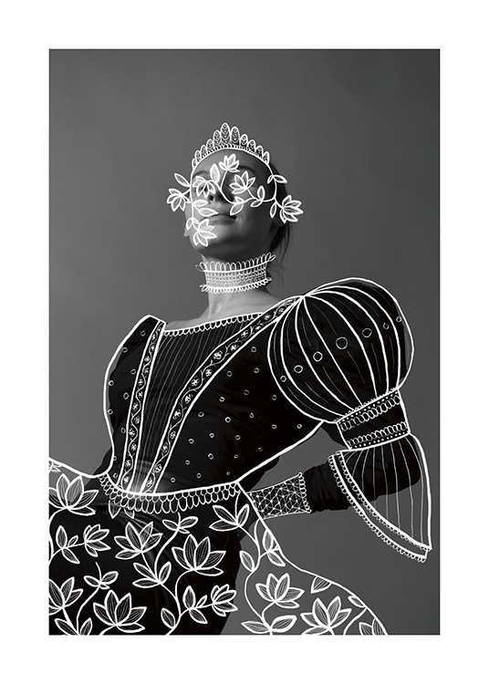  – Mustavalkoinen valokuva naisesta valkoääriviivaisessa barokkimekossa